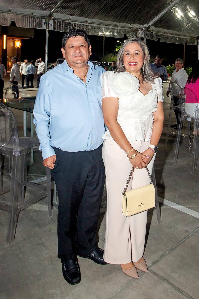 Manuel Cribas y Fany Murillo.