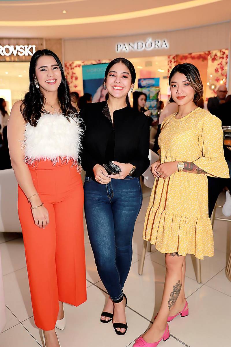Norma Farías, Glenda Urbina y Sandra Guillen