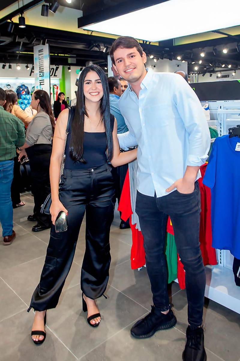 Grecia Galeas y Héctor Hernández.