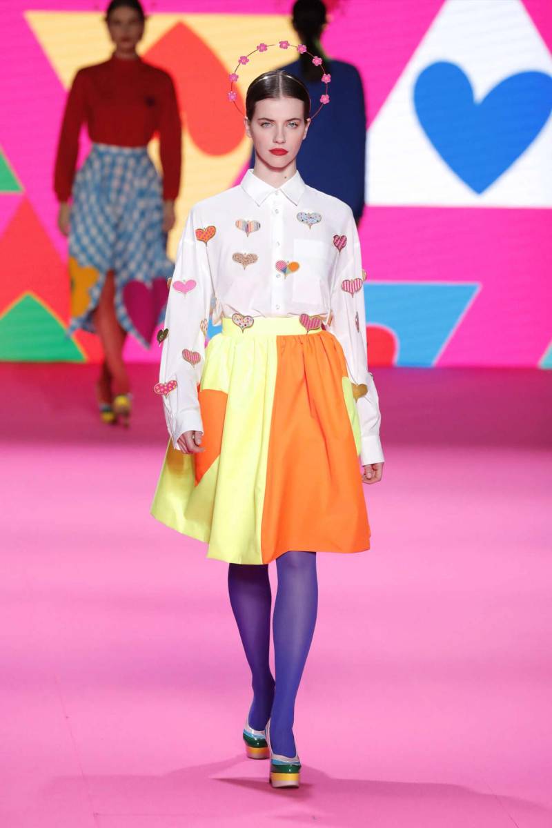 Los lunares protagonista de la colección de Agatha Ruiz de la Prada