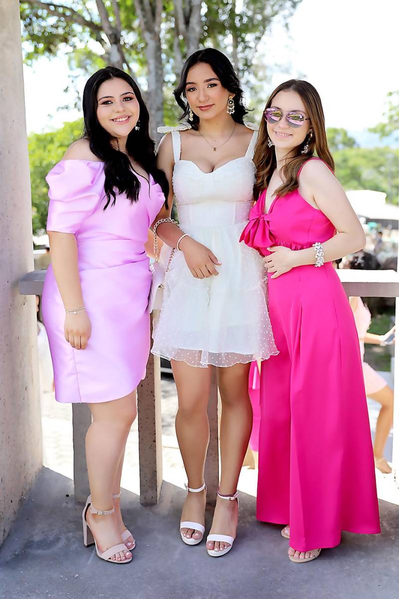 María Ferrera , Emely Velásquez y Michelle Gonzales