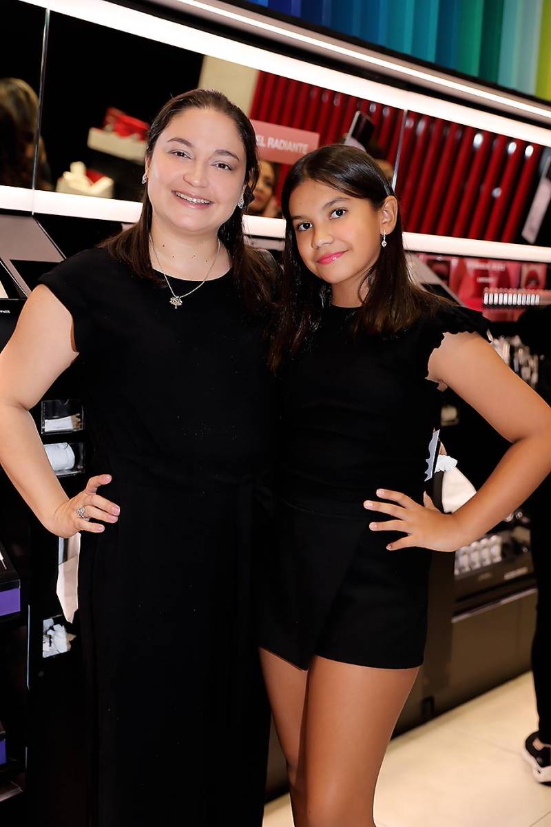 Cumpleaños de Paulina Cerna en M.A.C Cosmetics