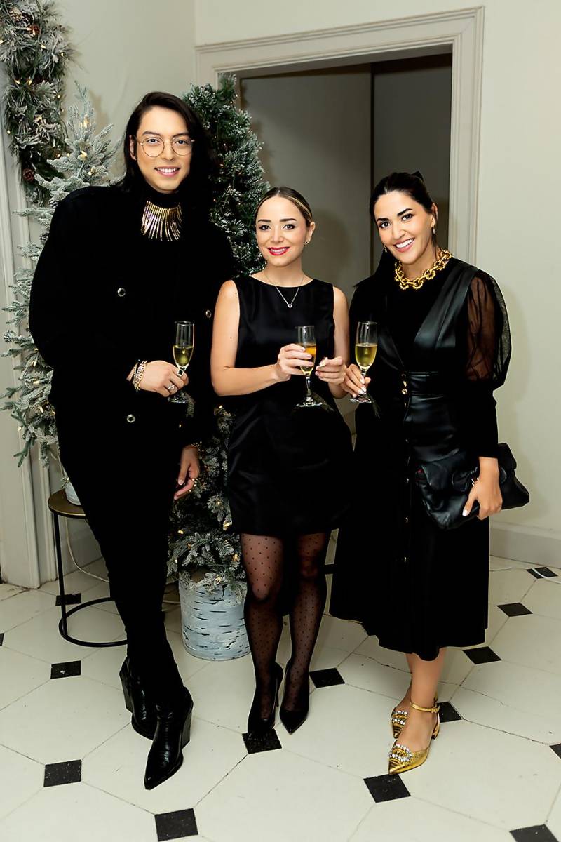 Derek Kattán, Bessy Mora y Mari Bardají.