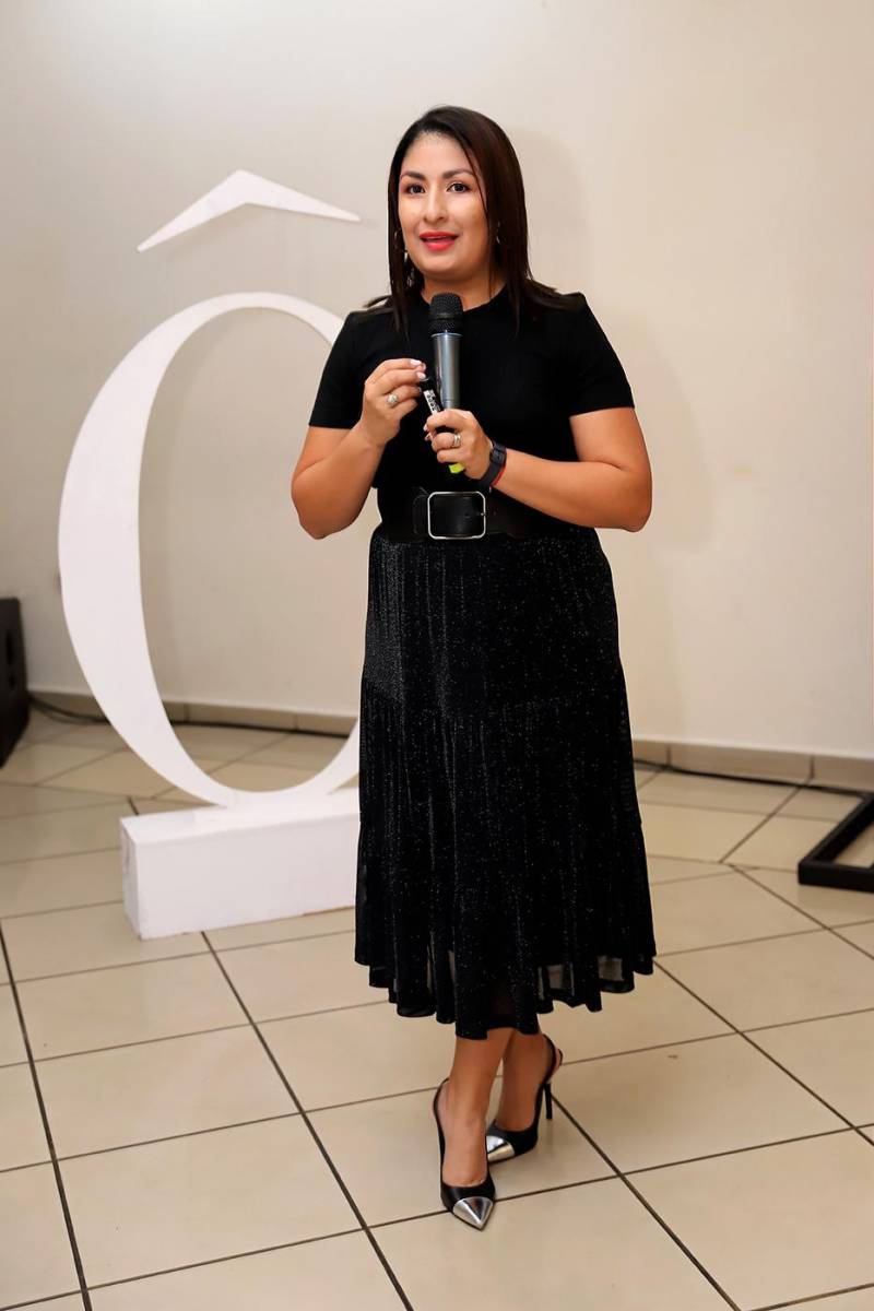 Rebeca Chacón, Brand Manager de Lancôme, explicó que Absolue Soft Cream es un tratamiento de textura ligera y transformadora, para una piel revitalizada y de aspecto más luminoso.