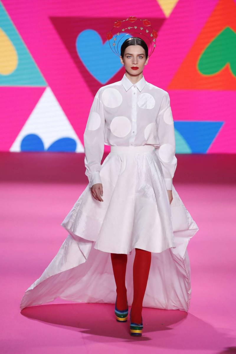Los lunares protagonista de la colección de Agatha Ruiz de la Prada