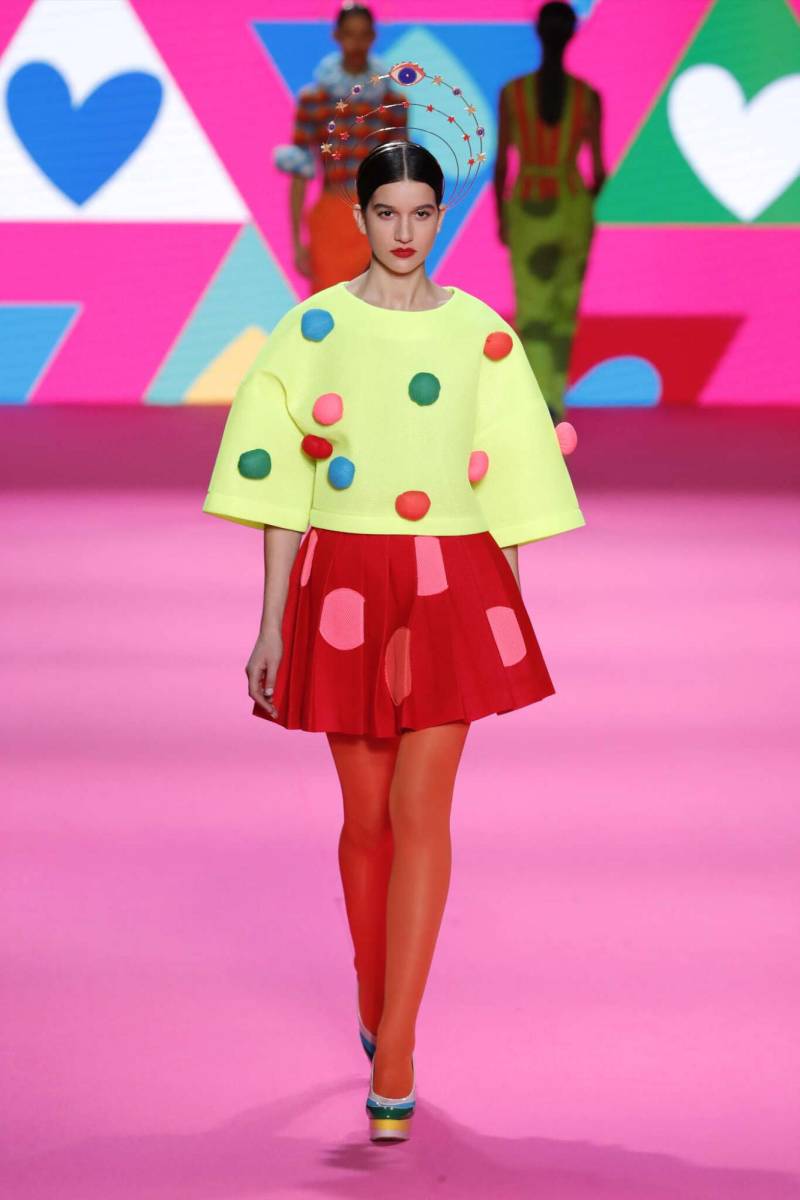 Los lunares protagonista de la colección de Agatha Ruiz de la Prada