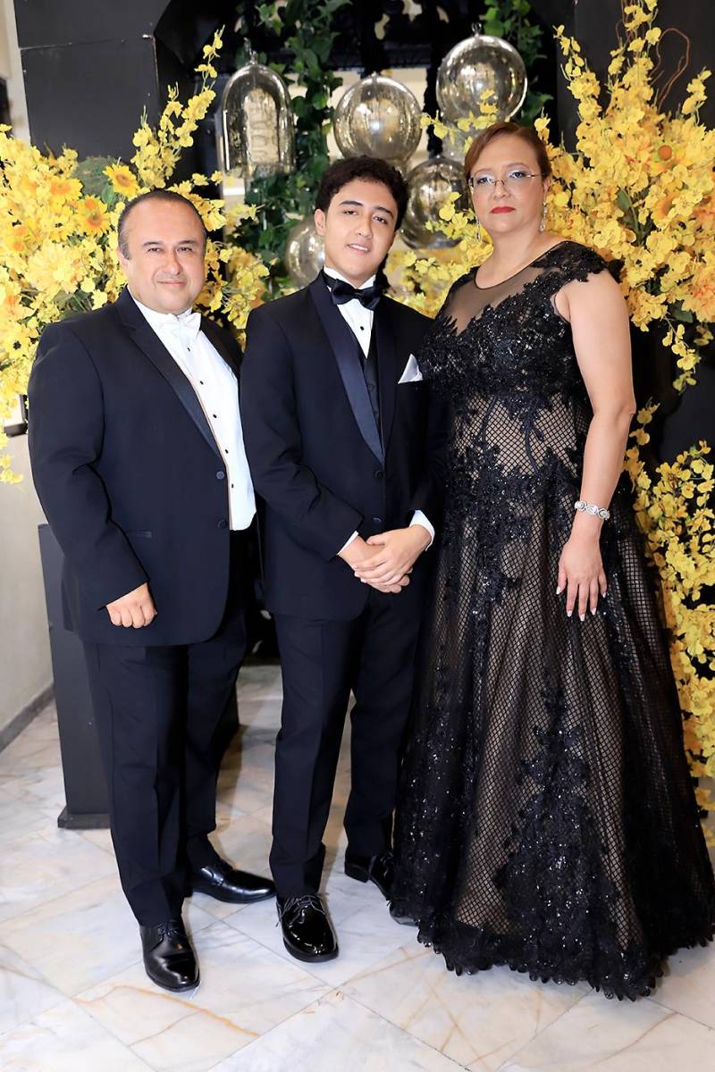Invitados a la Prom 2025 de Elvel School
