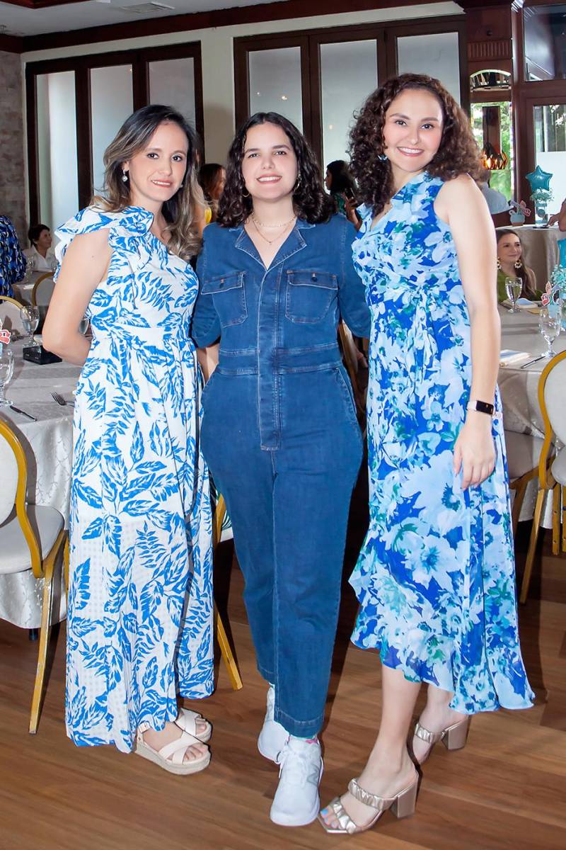 Denisse Godoy, Jeanie Handal y Sara Funes.