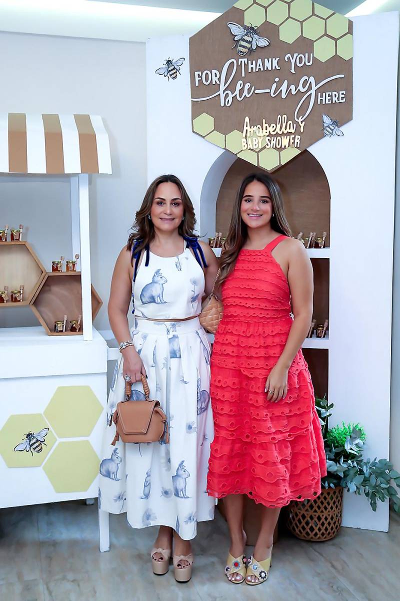 Vanessa y Krista Rojas.