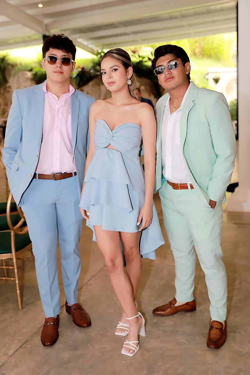 Héctor Flores, Alessandra Lobo y Jhoan Pineda.