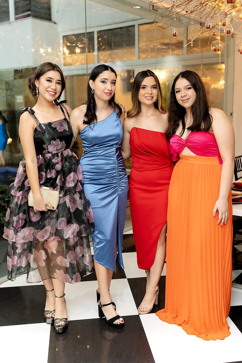 Aline Sheran, Daniela Róbelo, Natalia Handal y Jimena Madrid.