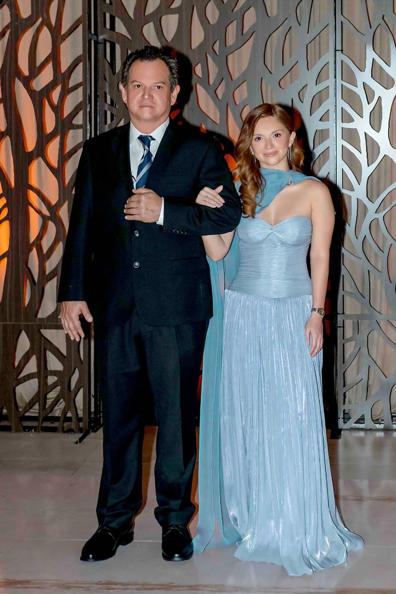 Desfile padres e hijos de la prom 2026 de la Escuela Santa María del Valle