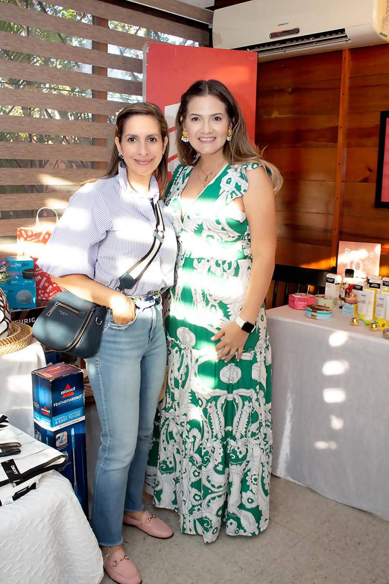 Claudia Flores y Blanky Lemus 