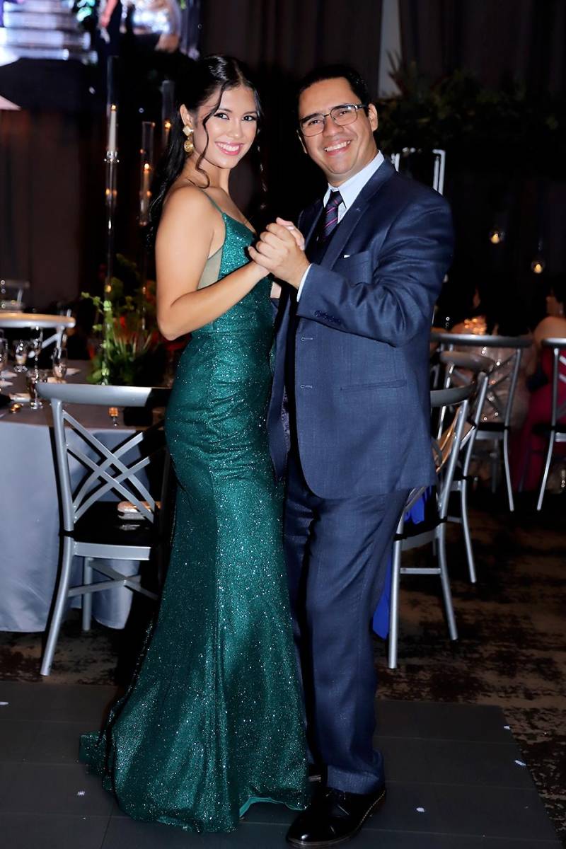 Fiesta de la prom 2024 de Antares y Aldebarán
