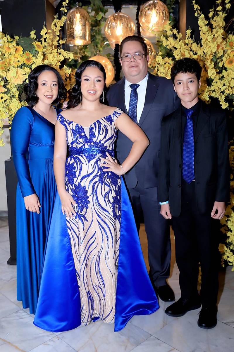 Invitados de la prom 2025 de La Estancia School