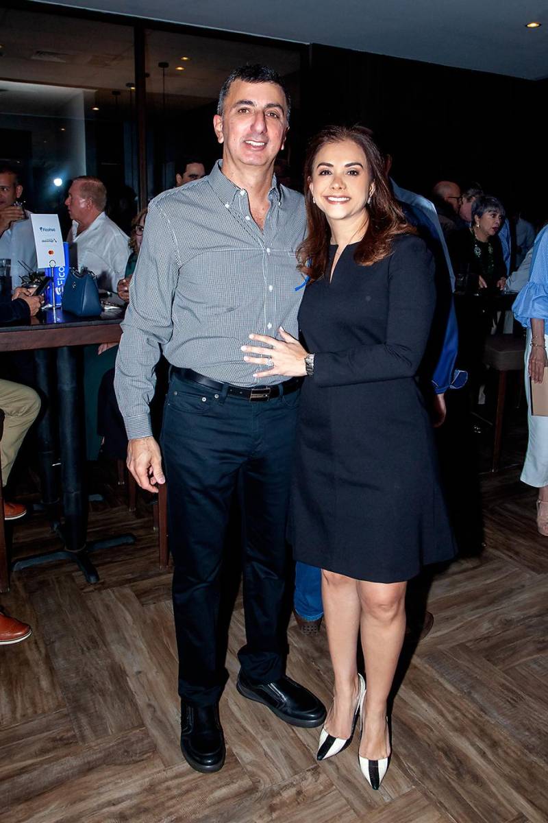 Roberto y Bridget Abud.