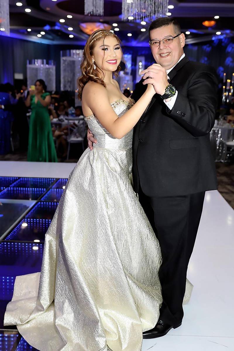 Gloria Nicole Mejía García con su tío, Edwin García
