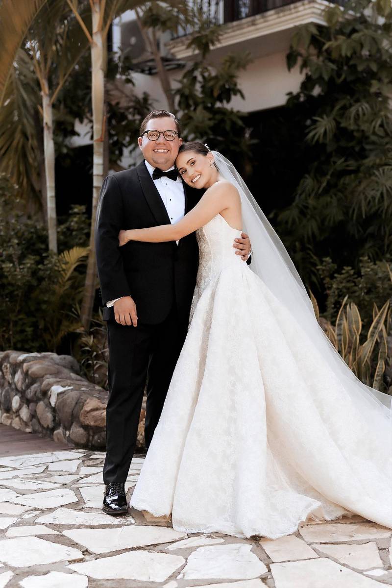 Asi se vivió la boda eclesiástica de Johannes Múller y Ruth Panayotti
