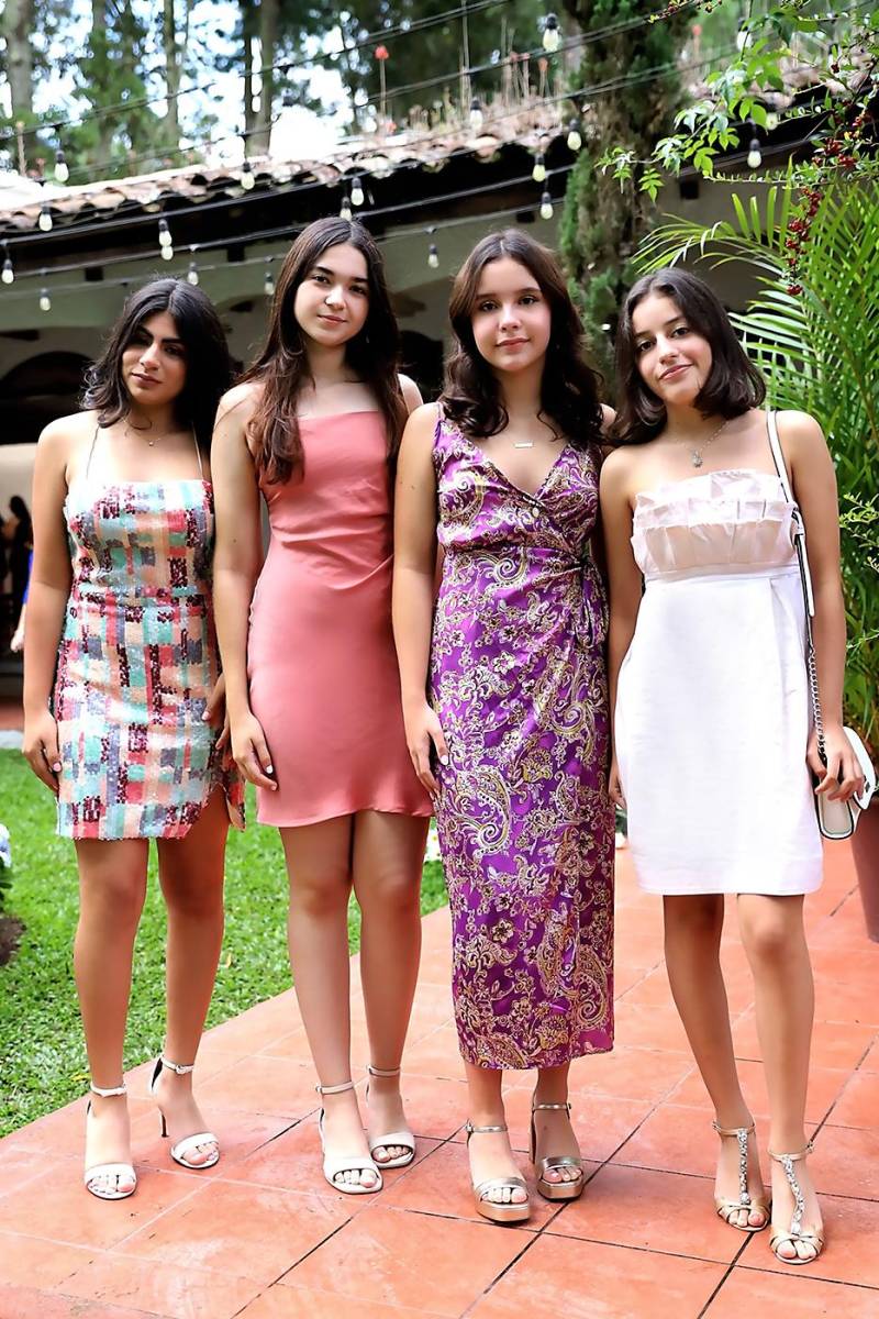 Ana Fuentes, Alessandra Santos, Daniela López y Arianna Sarmiento