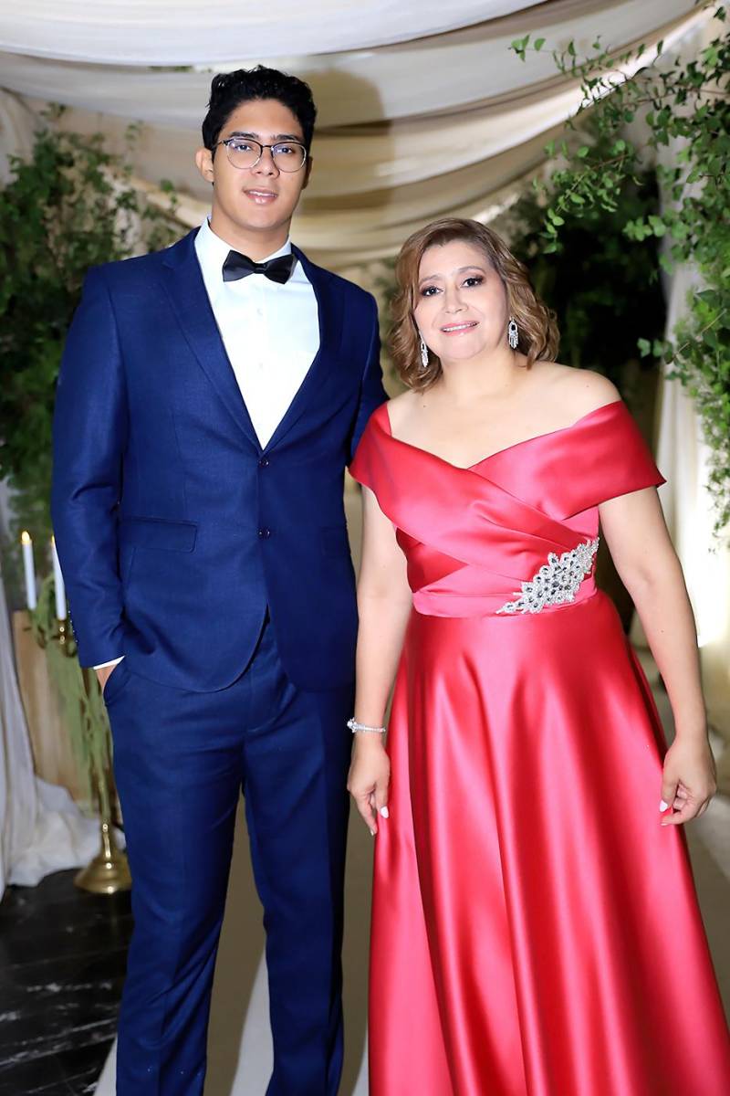 Invitados de la prom 2025 de La Estancia School