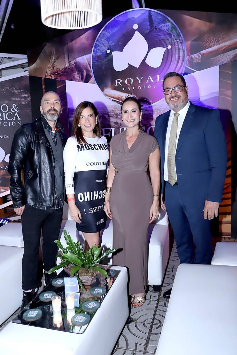 Esaú Vásquez, Ericka Orleto, Mayra Urquía y Gabriel Molina.