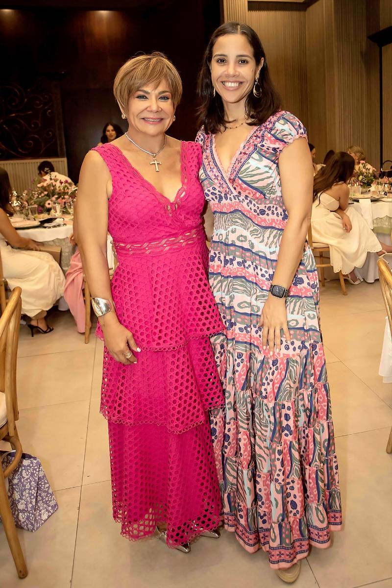 Pamela Vaquero y Tania Abufele. 