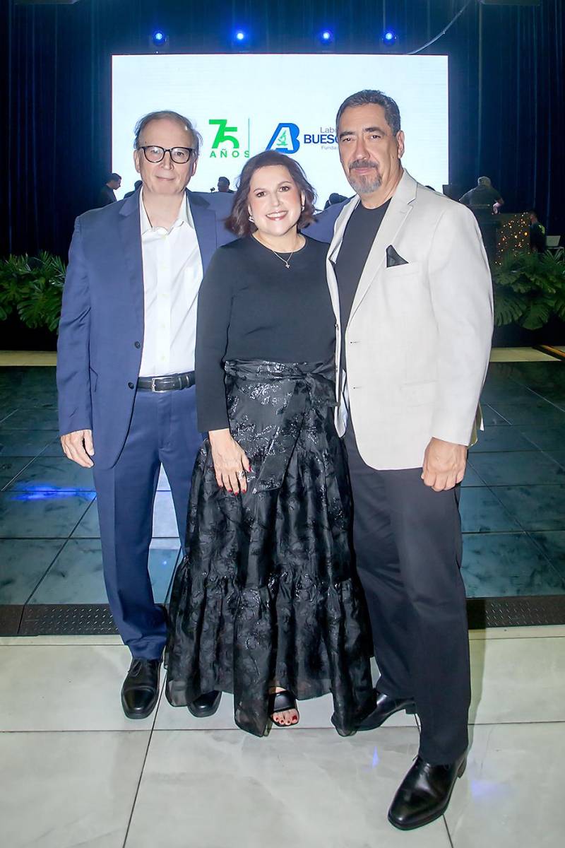 Eduardo Bueso, Ana Clemencia Bueso de Férez y su esposo Juan Férez.