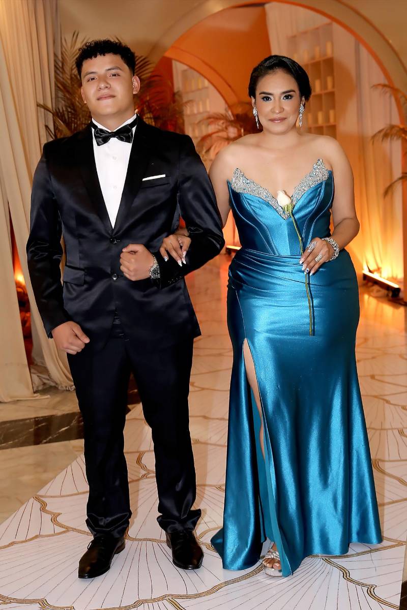 Wilfredo Padilla y su madre Erika Gomez.