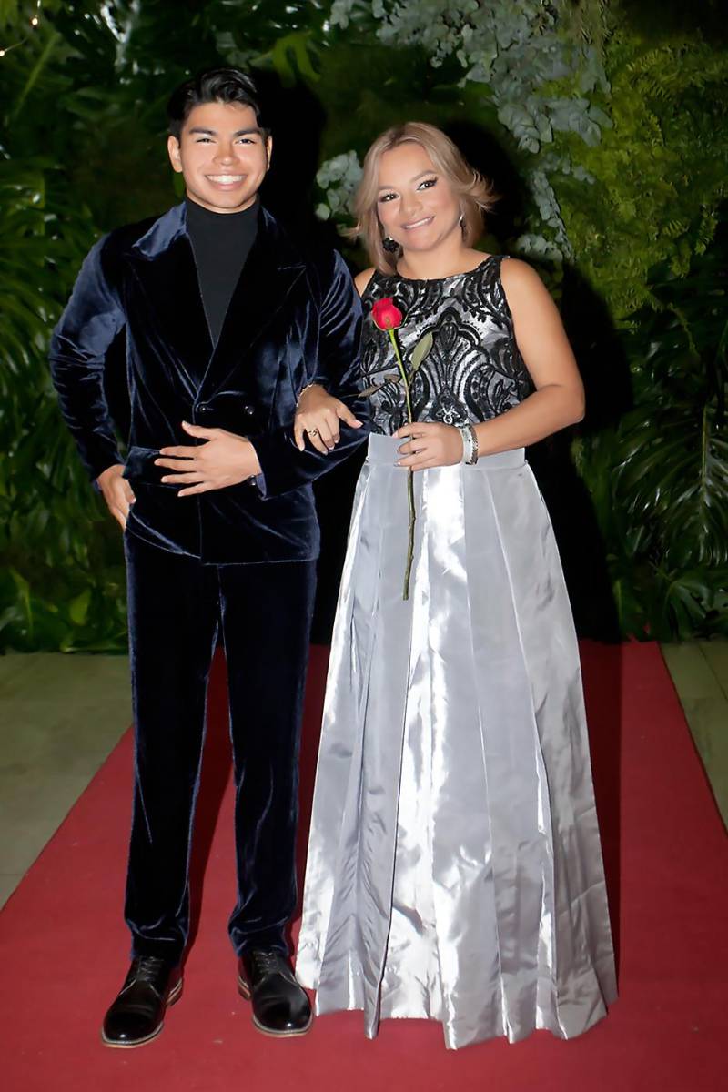 Jorge Arauz con su madre Victoria Estrada.