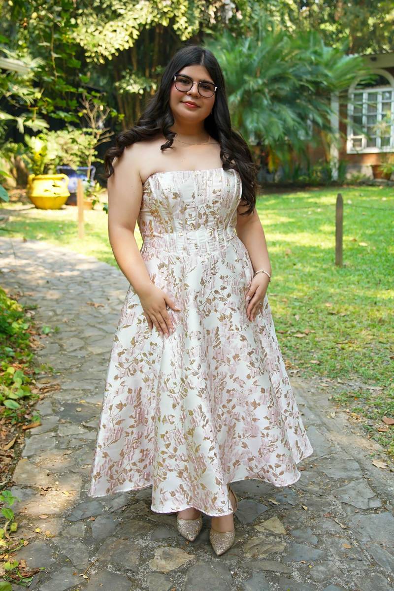  Valeria Fuentes. 