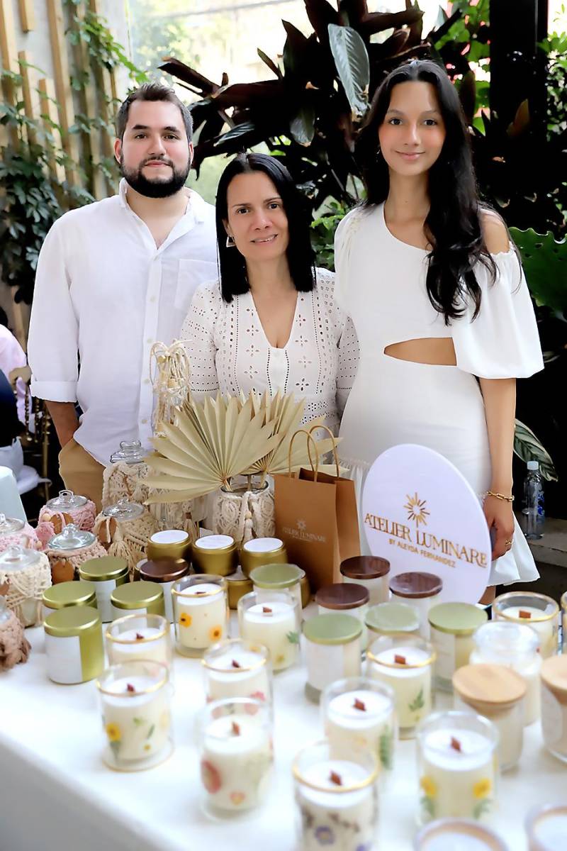 Ricardo Luque, Valeria Osorio y Aleyda Fernández