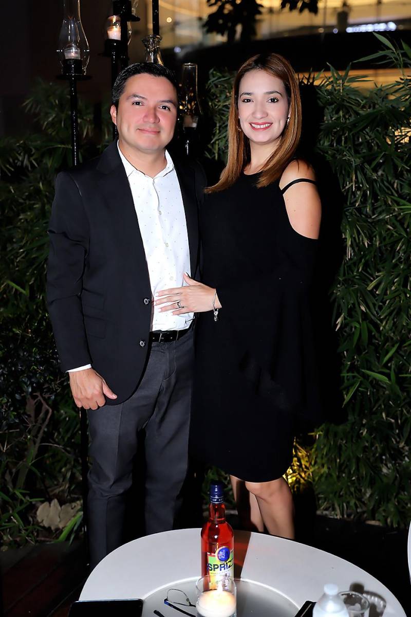 Jorge Castro y Deniasery Juárez.