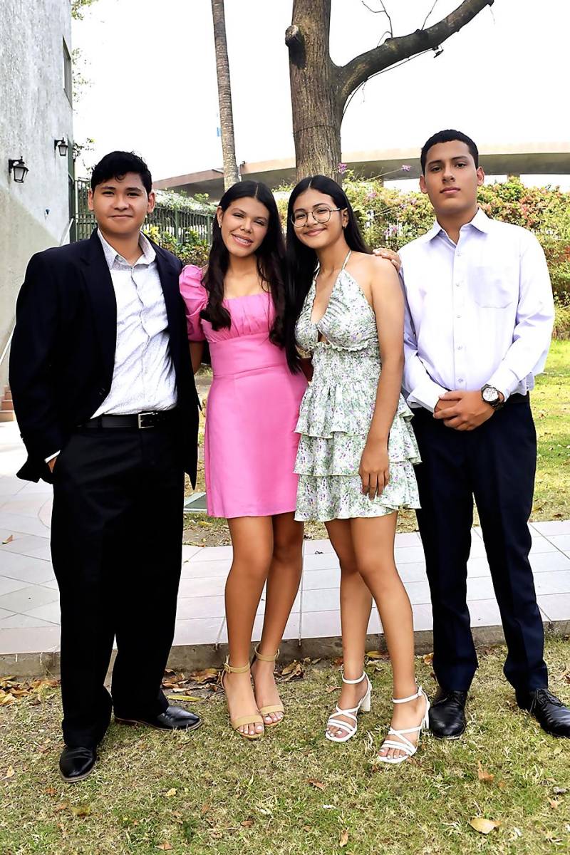 Adrian Caceres, Mafer Rodríguez, Sofía Rivera y Daniel Alvarado.
