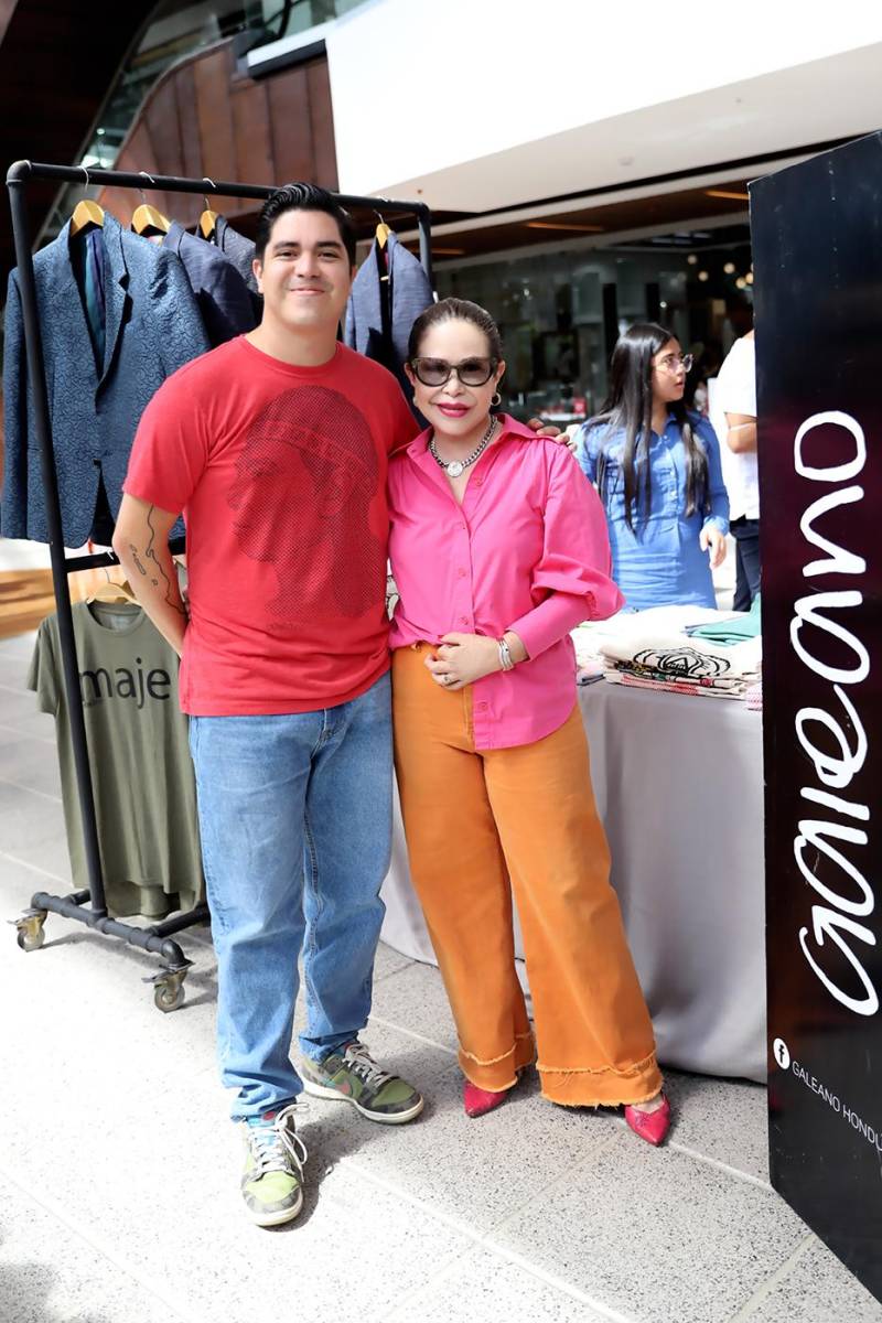 Daniel y Mabel Galeano llevaron sus propuestas de moda urbana al evento