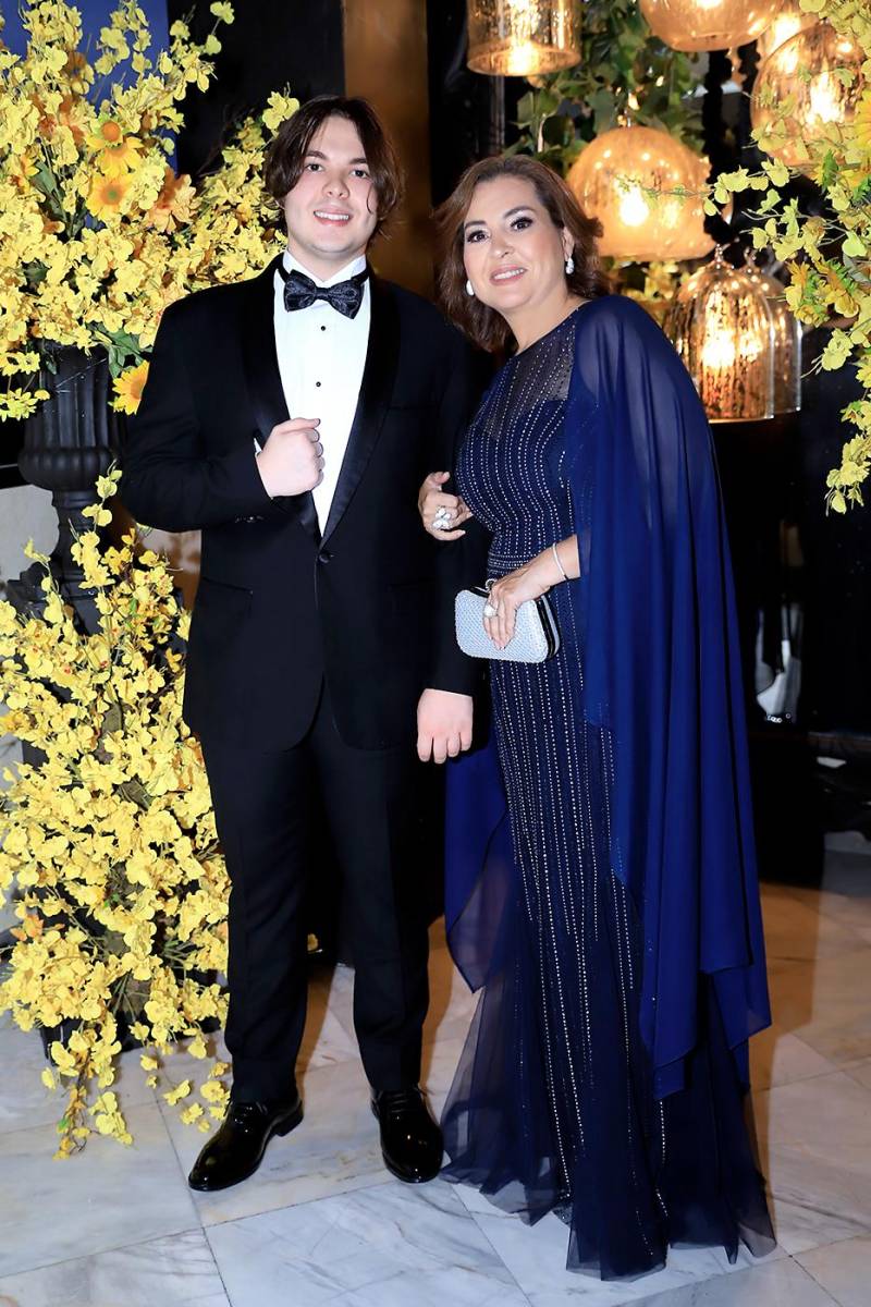 Invitados a la prom 2025 de DelCampo School