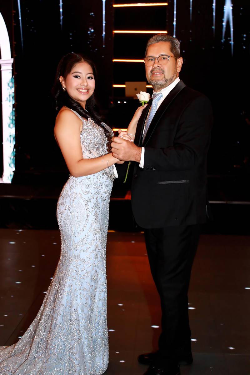 Arianna Maradiaga y su padre Carlos Maradiaga. 