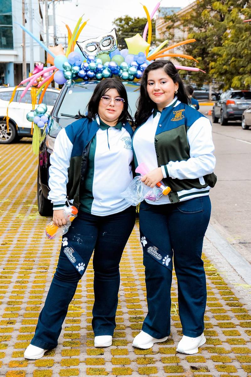 Senior entrance 2025 de la Academia Americana