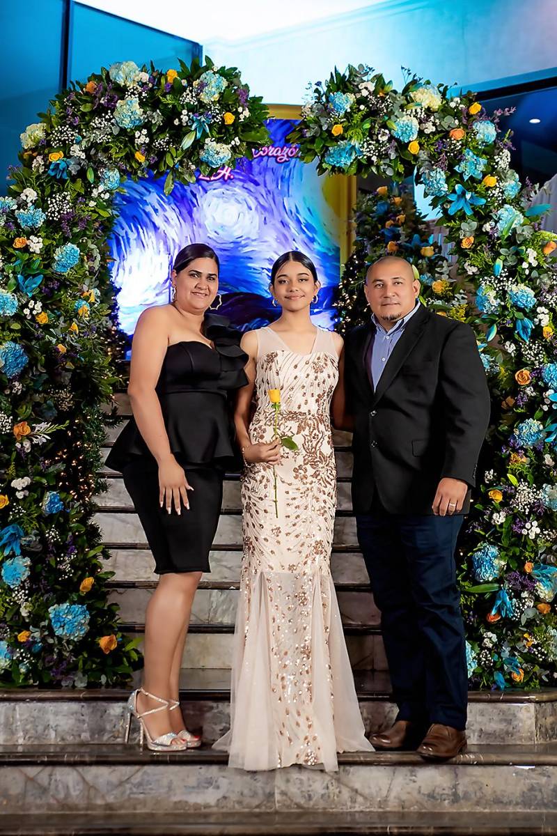 Pamela Centeno, Génesis Escalante y Hugo Matamoros. 