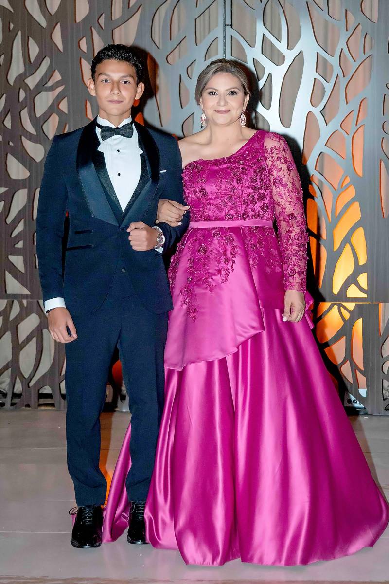 Desfile padres e hijos de la prom 2026 de la Escuela Santa María del Valle