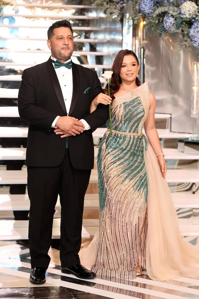Viviana Sofía Alfaro Álvarez con su padre José Alfaro 