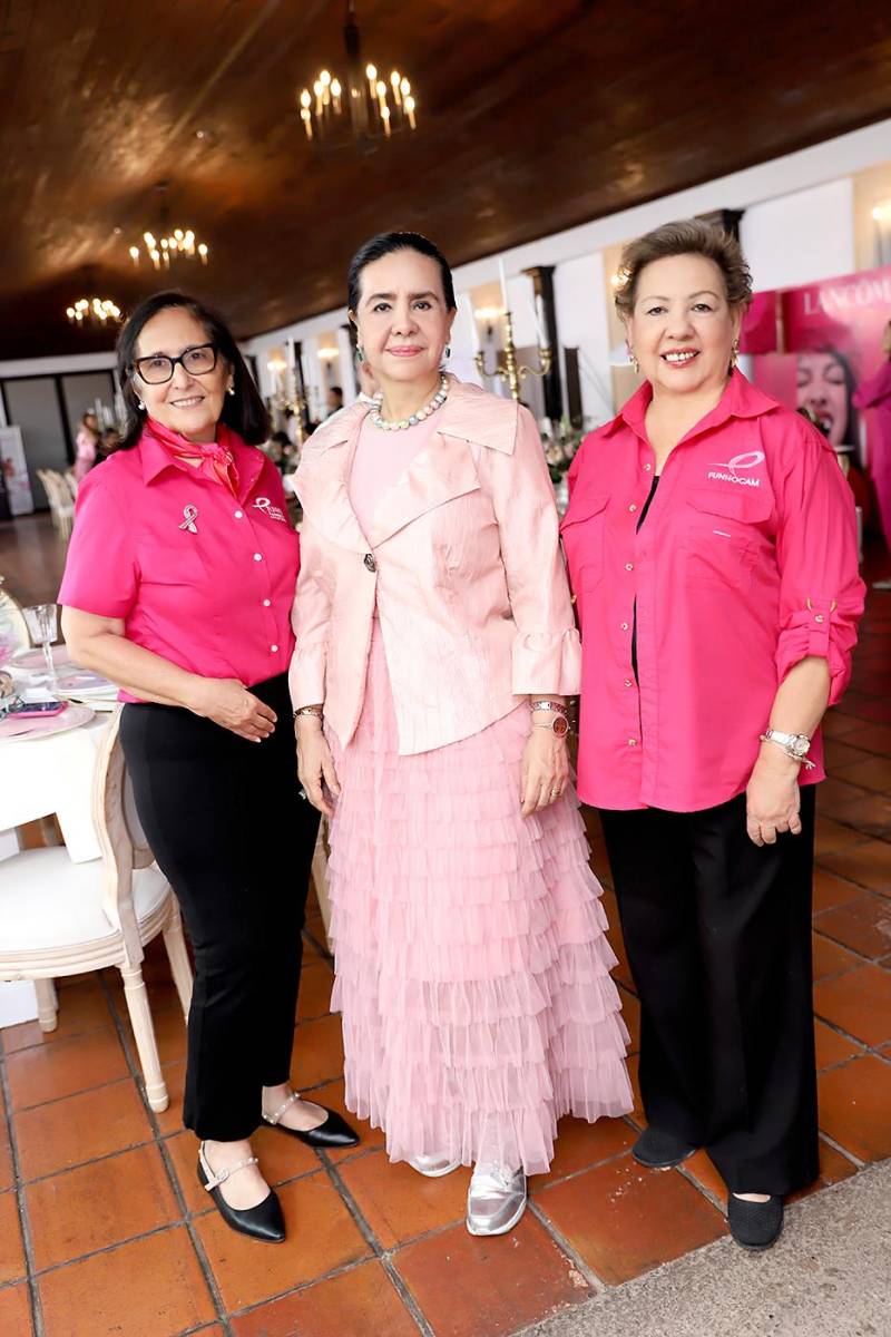 Rosemonde Abedrabbo, Luz Ernestina Mejía y Ana Abarca. Rosemonde Abedrabbo, Luz Ernestina Mejía y Ana Abarca.