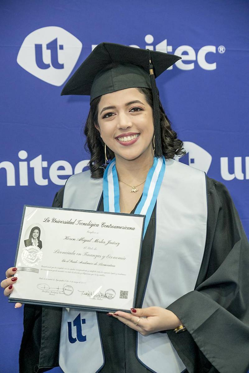 UNITEC SPS celebra la graduación de nuevos talentos y agentes de cambio