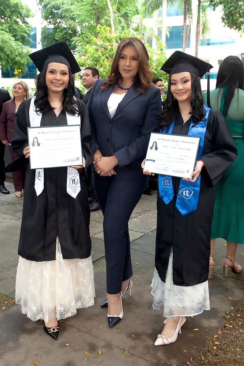 Graduaciones UNITEC 2024 en San Pedro Sula