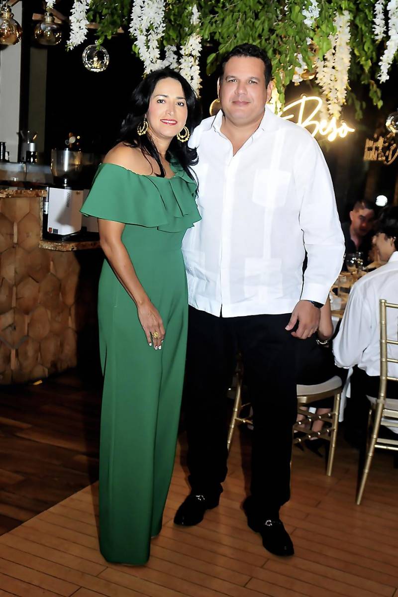 Rosa y Arnoldo Aparicio.