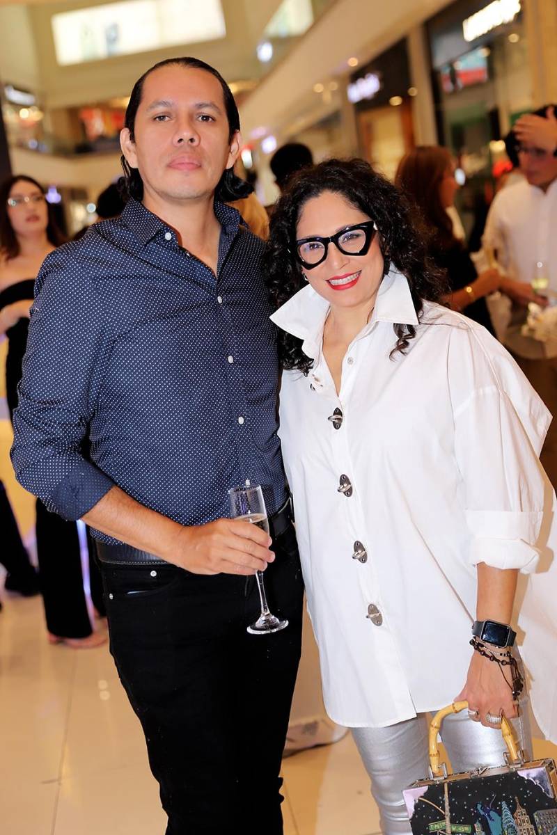 Roberto Ramírez y Evelyn Madrid.