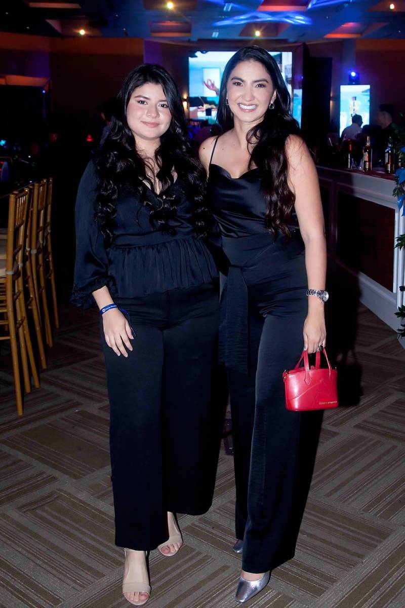 Victoria Amador y Waleska Méndez.