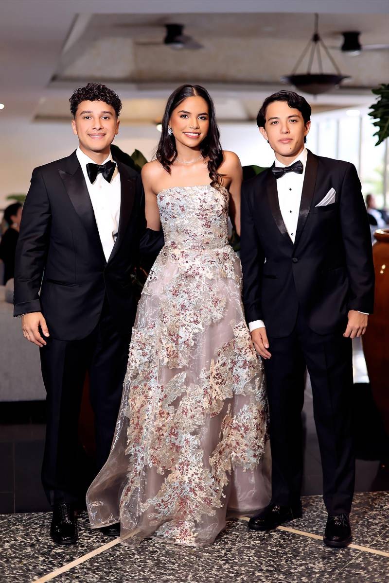 Jordan Reyes Noguera, Isabella Noriega y Roberto Rivera.