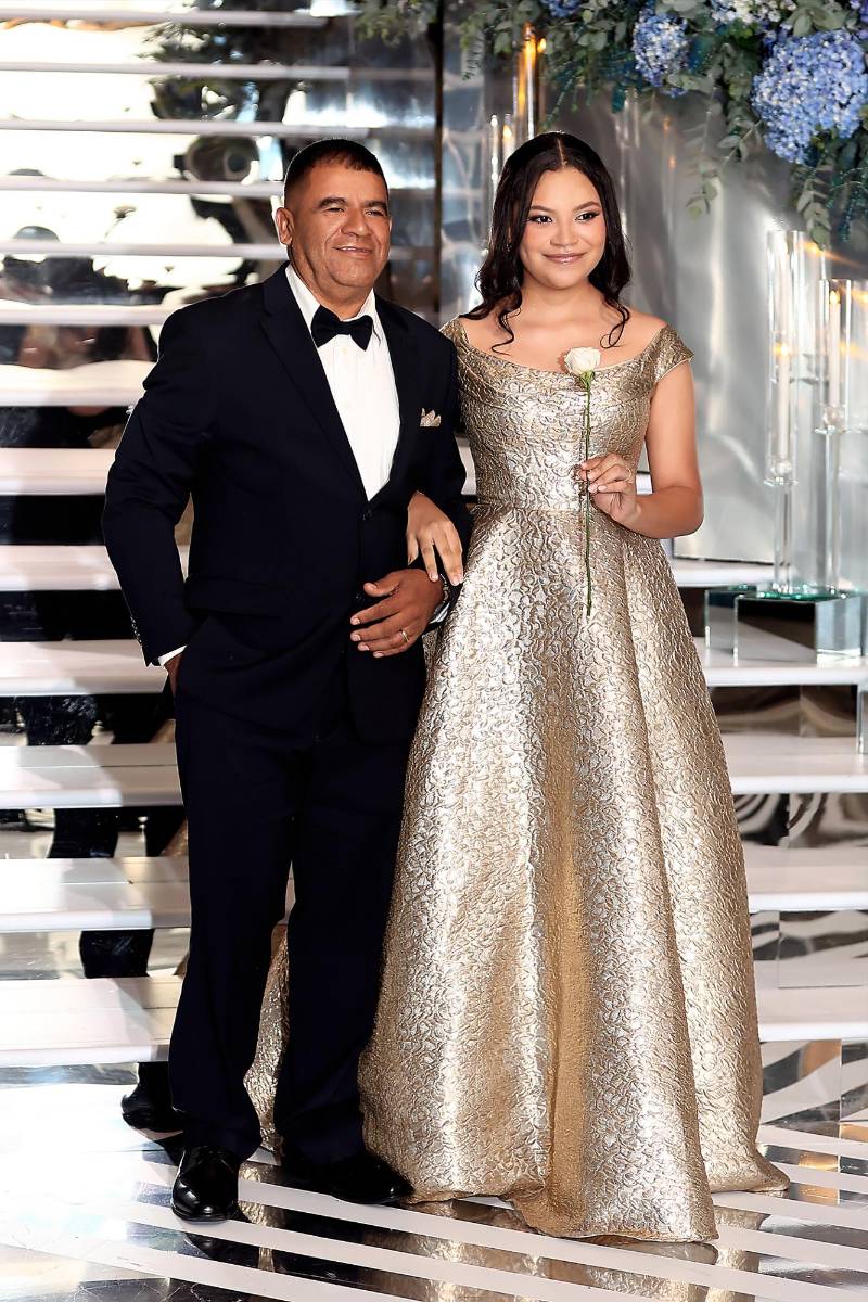 Katherine Daniela Meraz Medina con su padre Reinaldo Meraz Puerto 