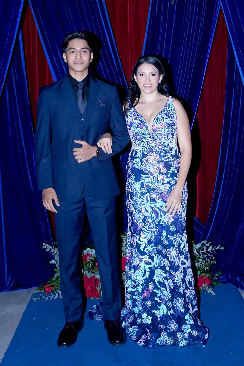 Daniel Cáceres y su madre Nancy de Cáceres