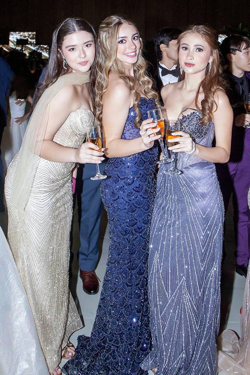 Stephanie Caraccioli, Alexa Santos y Yarel Interiano. 